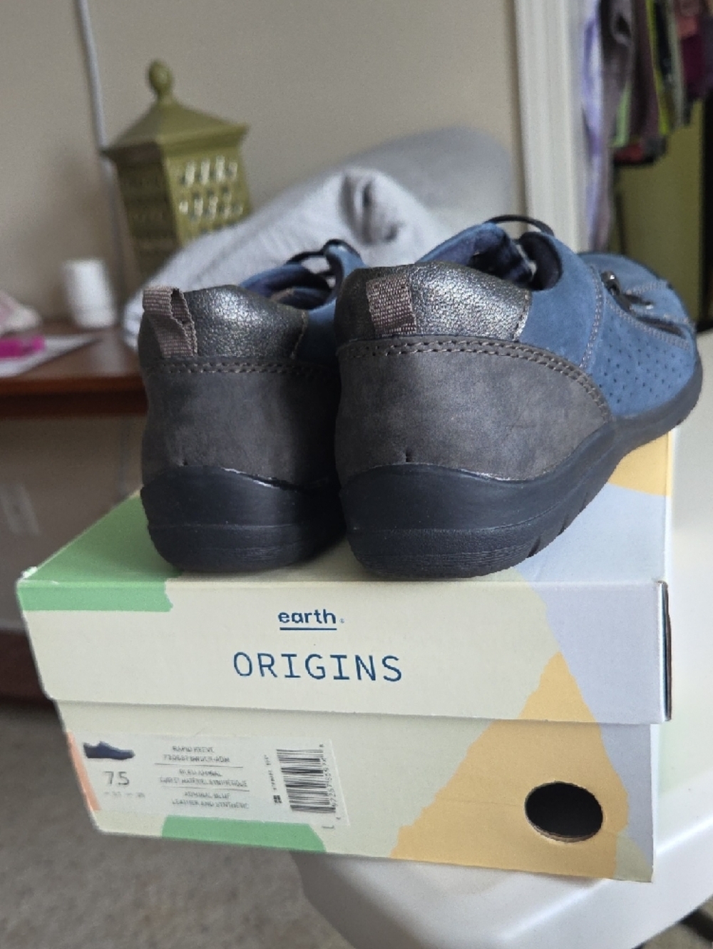 Earth Womens Navy Perforated Lace-Up Sneaker with Side Zip - Picture 3 of 4
